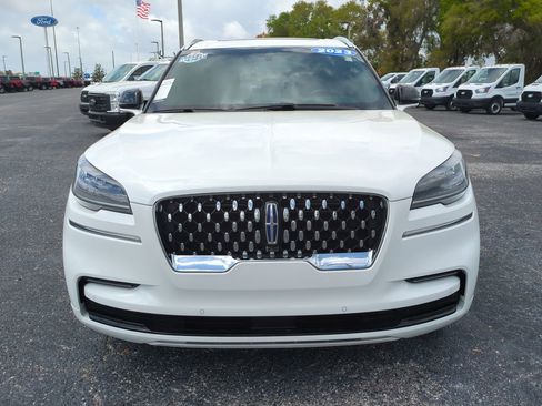 Used 2023 Lincoln Aviator Grand Touring AWD/4WD image 4