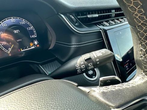 Certified 2024 Jeep Grand Cherokee Altitude AWD/4WD image 24