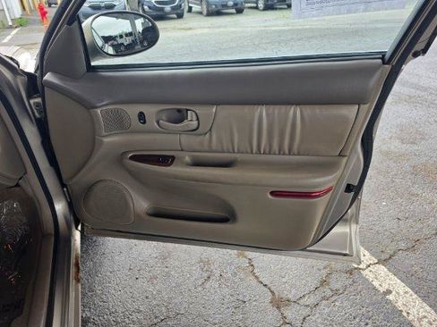 Used 1999 Buick Century Limited FWD image 21