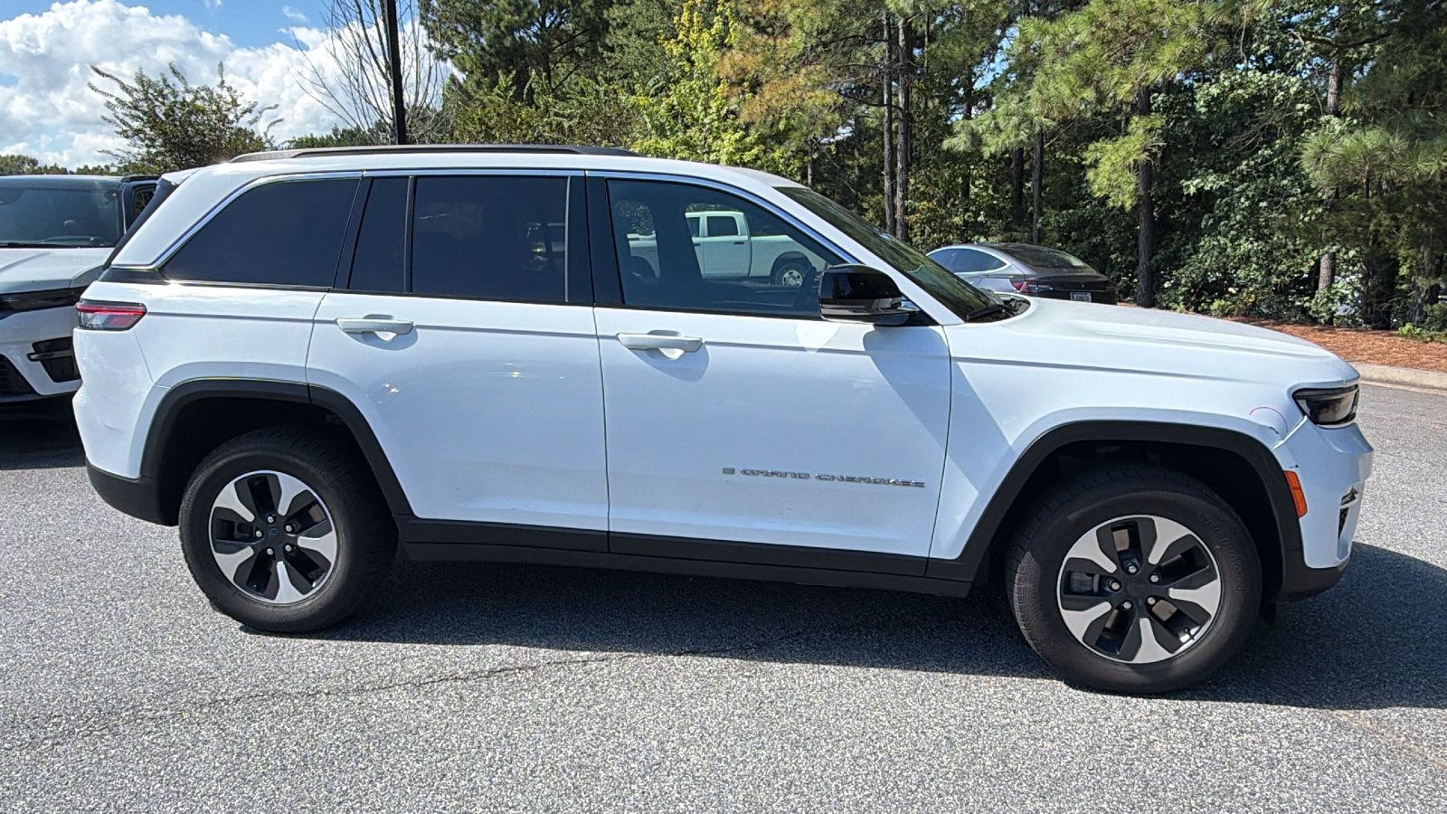 Used 2024 Jeep Grand Cherokee Limited 4xe AWD/4WD image 7