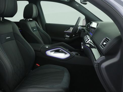 New 2026 Mercedes-Benz GLS 63 AMG 4MATIC image 7