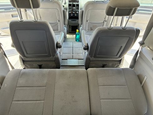 Used 2010 Dodge Grand Caravan Hero w/ Popular Equipment Group FWD image 37