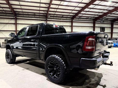 Used 2019 RAM 1500 Laramie AWD/4WD image 7