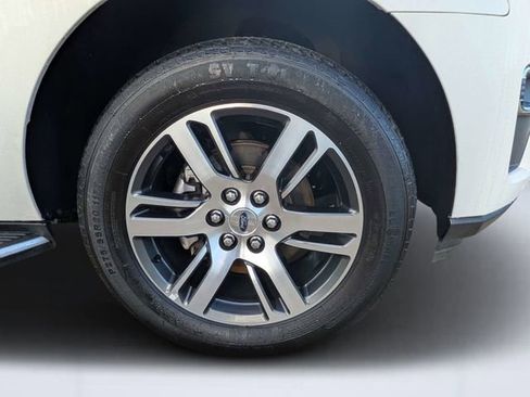 Used 2022 Ford Expedition Max Limited image 10