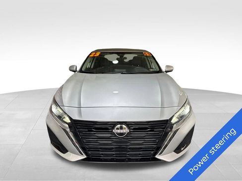 Used 2023 Nissan Altima 2.5 SV FWD image 2