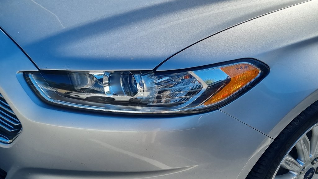 Used 2016 Ford Fusion SE FWD image 6