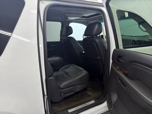 Used 2012 GMC Yukon XL Denali AWD/4WD image 16