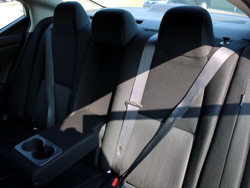 Used 2021 Nissan Sentra SV image 17