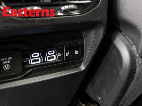 Used 2023 Jeep Grand Cherokee Limited w/ Black Appearance Package AWD/4WD image 23