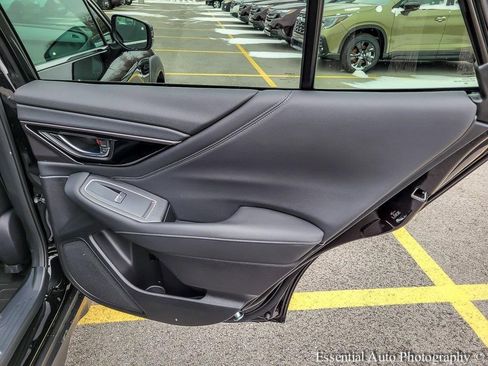 Used 2025 Subaru Outback Limited image 32