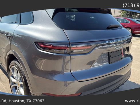 Used 2019 Porsche Cayenne S image 18