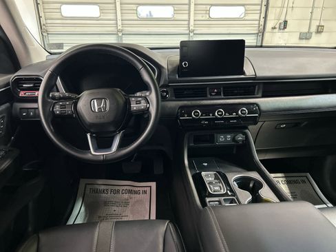 Used 2025 Honda Pilot EX-L image 4