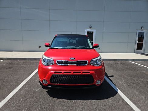 Used 2016 Kia Soul ! w/ Premium Package FWD image 2