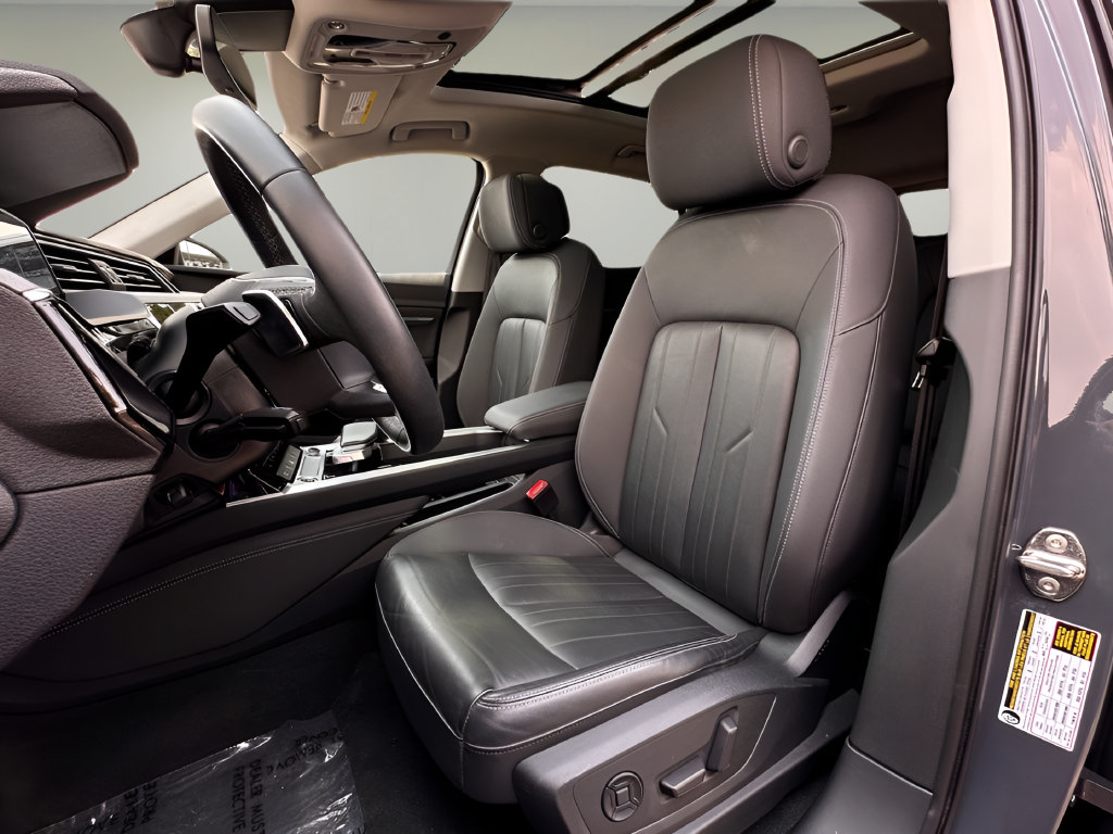 Used 2024 Audi Q8 e-tron Premium AWD/4WD image 5