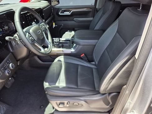 Certified 2025 Chevrolet Silverado 1500 RST w/ Dark Appearance Package AWD/4WD image 10