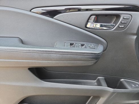 Used 2017 Honda Pilot Elite image 15