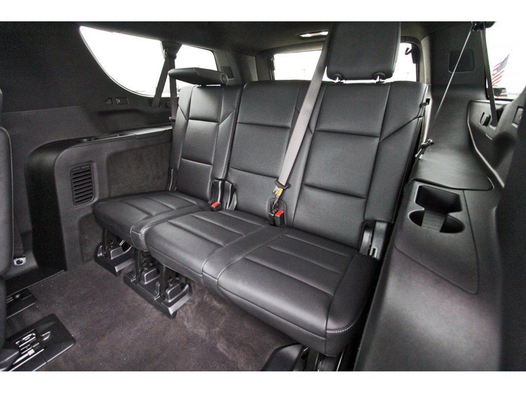 Used 2024 Cadillac Escalade ESV Luxury RWD image 13