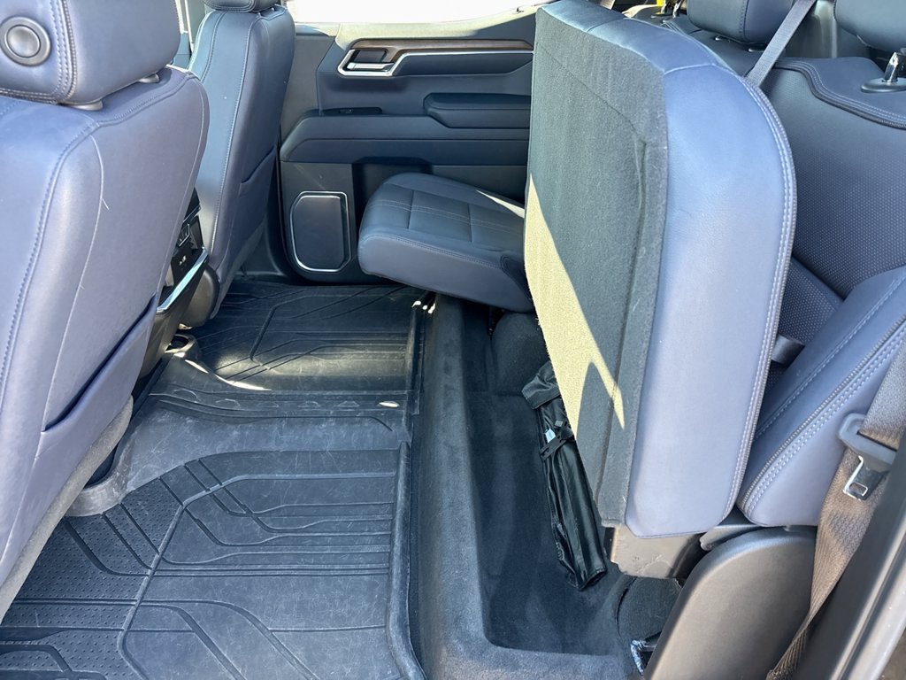 Used 2023 Chevrolet Silverado 1500 High Country w/ High Country Premium Package AWD/4WD image 21