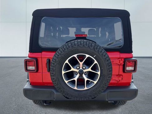 Used 2024 Jeep Wrangler Unlimited Sport AWD/4WD image 3