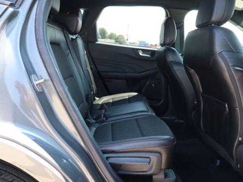 Used 2023 Ford Escape ST-Line image 12