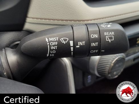 Used 2022 Toyota RAV4 Limited FWD image 33