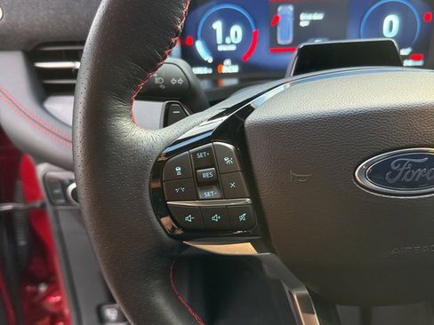 Used 2025 Ford Explorer ST image 31