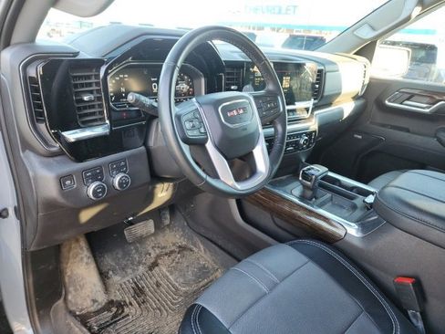 Used 2024 GMC Sierra 1500 Elevation w/ Preferred Package image 9