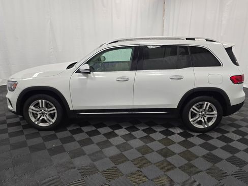 Used 2023 Mercedes-Benz GLB 250 4MATIC w/ Premium Package image 3