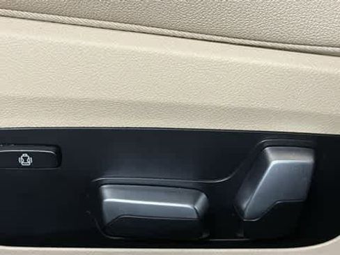 Used 2021 BMW 330i xDrive Sedan w/ Driving Assistance Package image 13