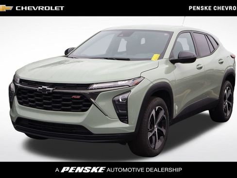 Used 2024 Chevrolet Trax RS w/ Driver Confidence Package FWD image 1