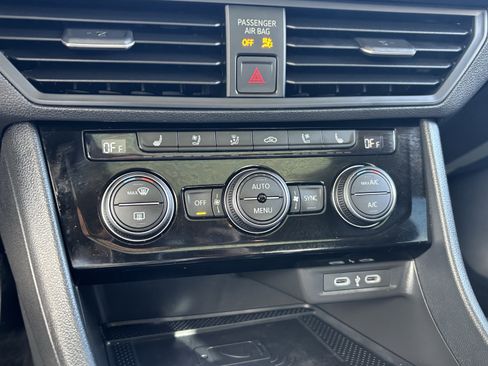 Used 2024 Volkswagen Jetta SEL image 23