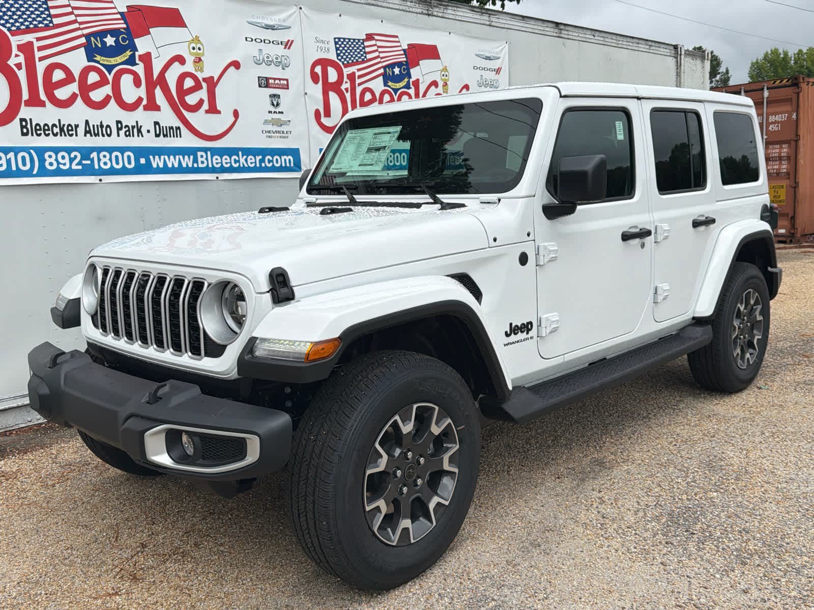 New 2026 Jeep Wrangler Unlimited Sahara AWD/4WD image 6