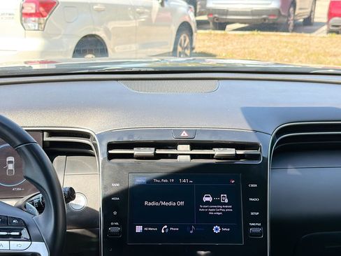 Used 2022 Hyundai Santa Cruz SEL Premium image 18