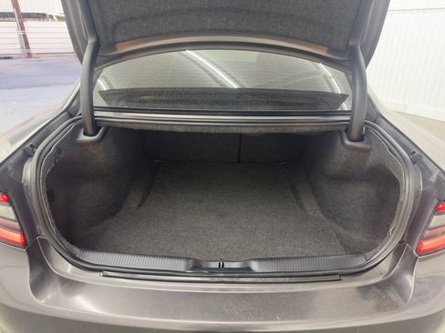Used 2019 Dodge Charger SXT image 12