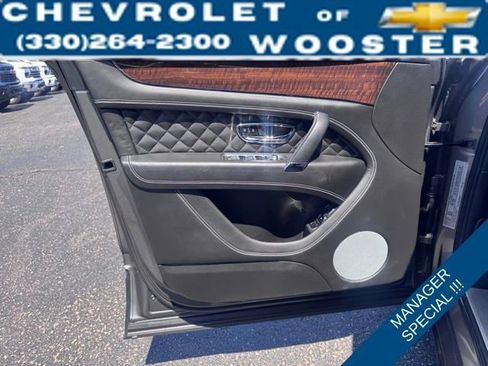 Used 2017 Bentley Bentayga image 10