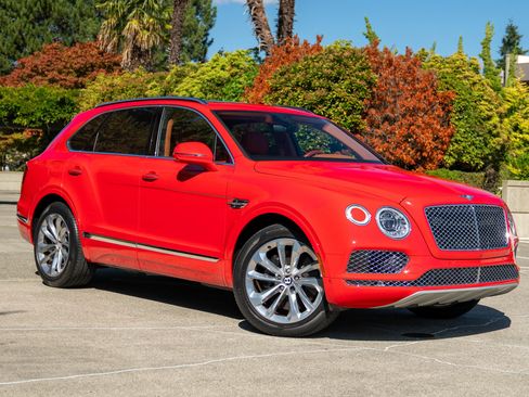 Used 2017 Bentley Bentayga image 13