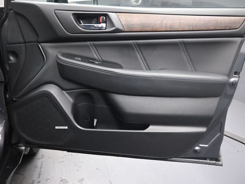 Used 2018 Subaru Outback 2.5i Limited AWD/4WD image 32