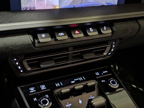 Used 2024 Porsche 911 Targa 4 GTS image 40