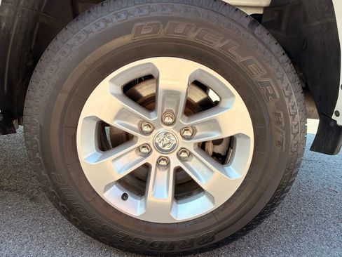 Used 2022 RAM 1500 Laramie AWD/4WD image 33