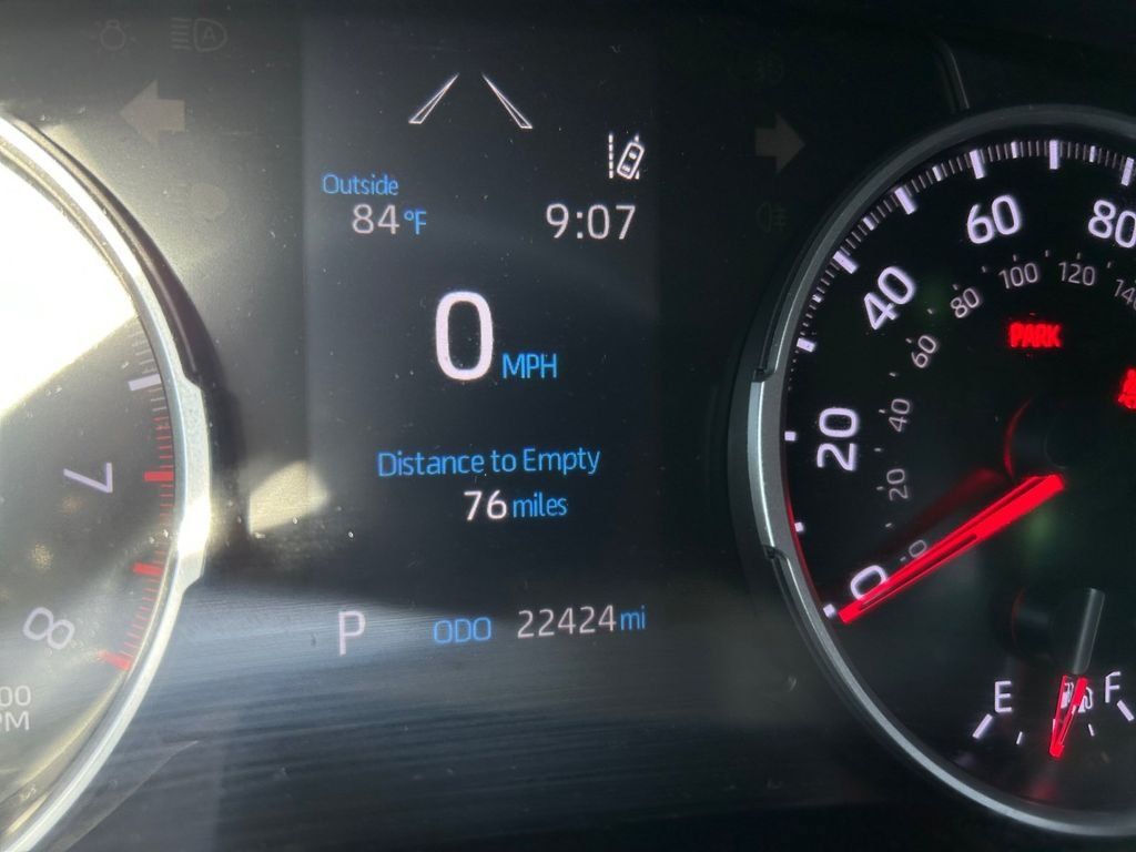 Used 2021 Toyota RAV4 LE FWD image 10