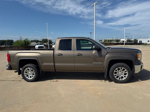 Used 2015 GMC Sierra 1500 SLE w/ SLE Value Package AWD/4WD image 4