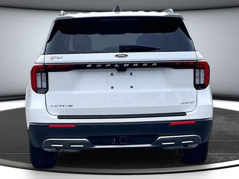 New 2026 Ford Explorer Active w/ Active Comfort Package image 4