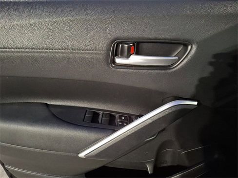 Certified 2023 Toyota Corolla Cross XLE image 18