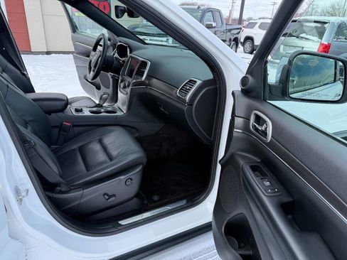 Used 2018 Jeep Grand Cherokee Limited image 14