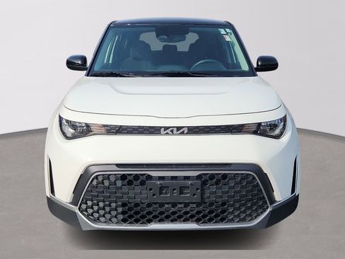 Certified 2025 Kia Soul S image 2