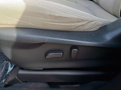 Used 2021 Subaru Ascent Premium w/ Convenience Package image 15