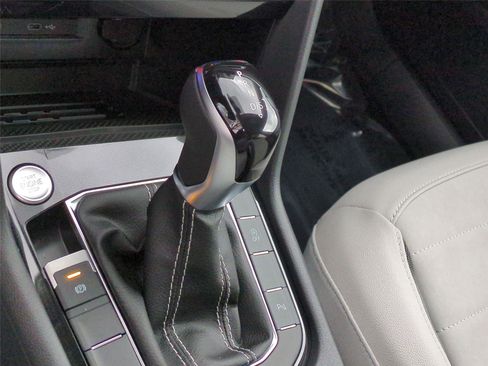 New 2026 Volkswagen Taos SE AWD/4WD image 11