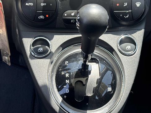 Used 2018 FIAT 500 Lounge FWD image 15