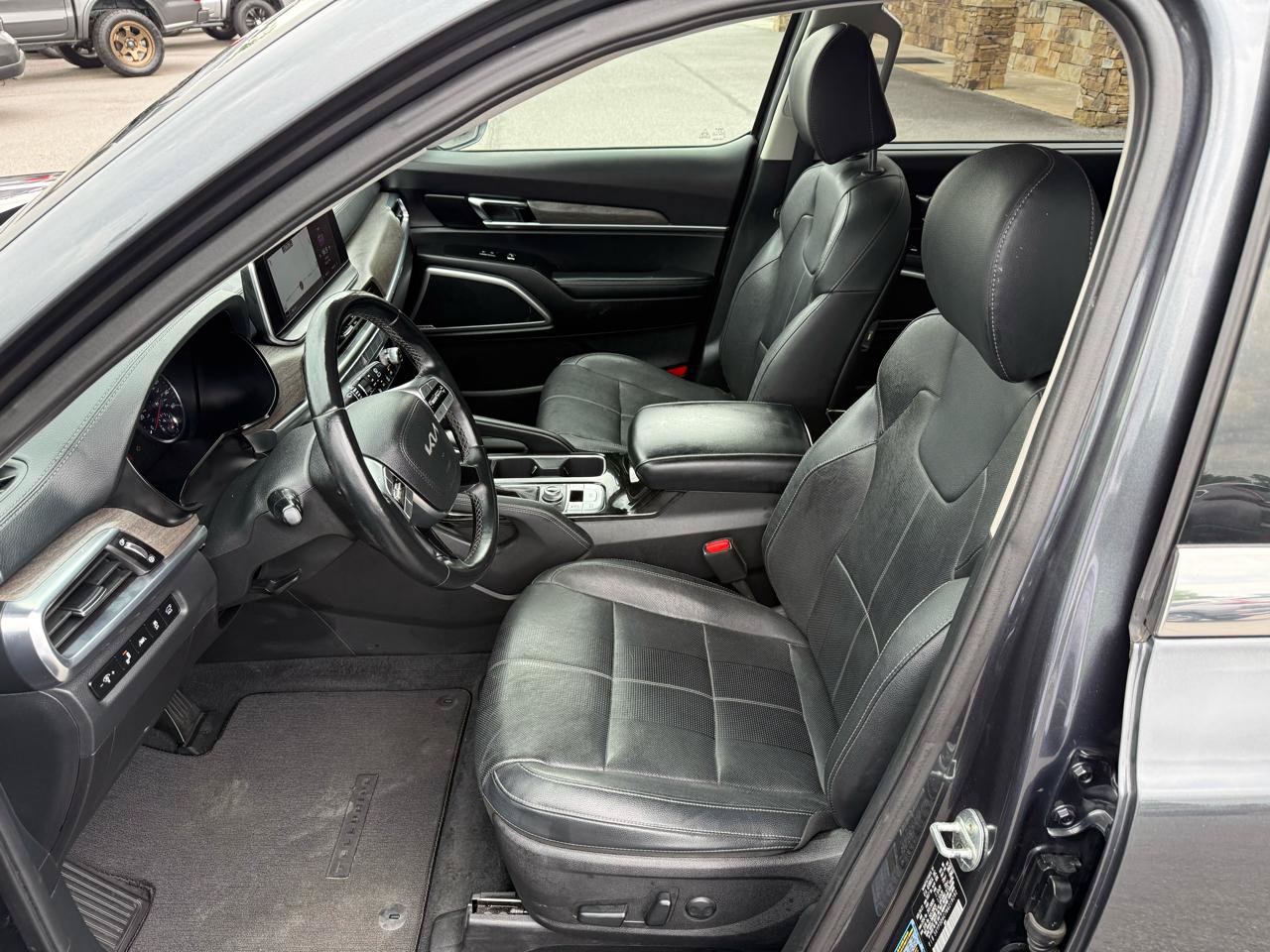 Used 2022 Kia Telluride EX w/ EX Premium Package AWD/4WD image 11