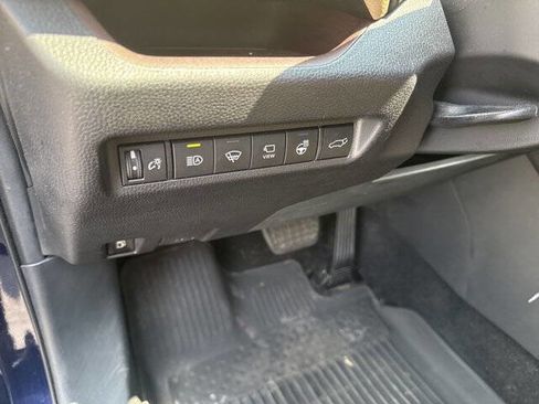 Used 2021 Toyota RAV4 Limited image 16